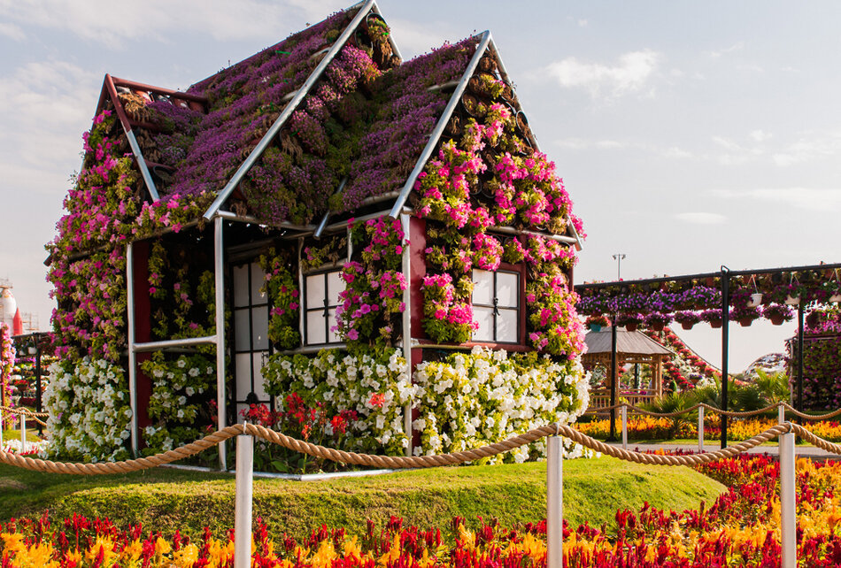 Цветочная дом 6. Сад чудес в Дубае. Miracle Garden Самарканд. Домик в цветах. Красивый домик с садом.